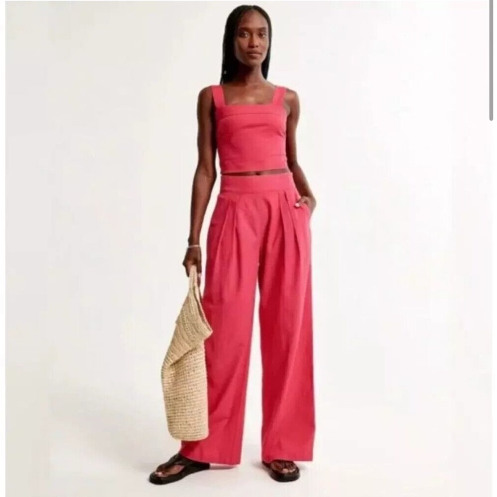 Pink Abercrombie and Fitch Linen/Cotton Blend pull on pleated pants